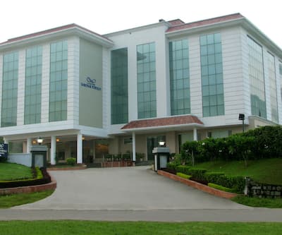 https://imgcld.yatra.com/ytimages/image/upload/t_hotel_yatra_city_desktop/v1403008885/Domestic Hotels/Hotels_Baddi/Hotel Legend Sarovar Portico/Overview.jpg